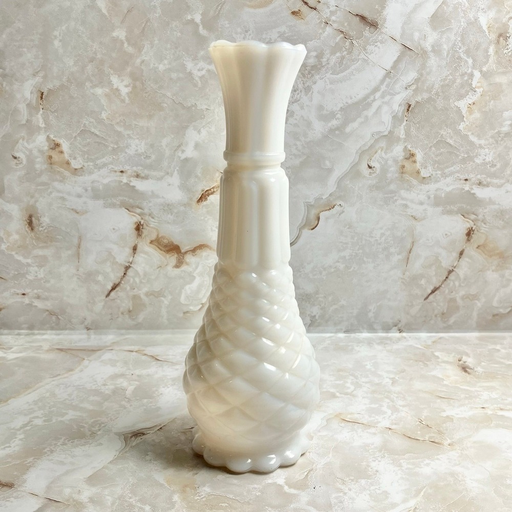 VTG White Milk Glass Bud Vase Pineapple Diamond Pattern Bottom Ribbed Top 9"